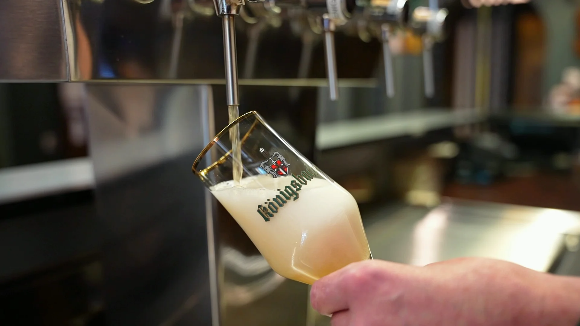 Frisch gezapftes Bier